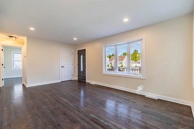 430 N Rensselaer Ave, Griffith, IN 46319 - photo 6