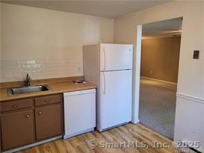 7 Padanaram Rd unit 111, Danbury, CT 06811 - photo 6