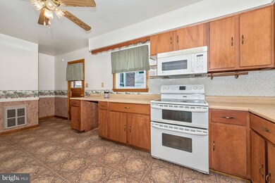 4278 Harney Rd, Taneytown, MD 21787 - photo 6