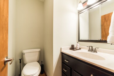 1091 Laurel Dr, Aurora, IL 60506 - photo 6