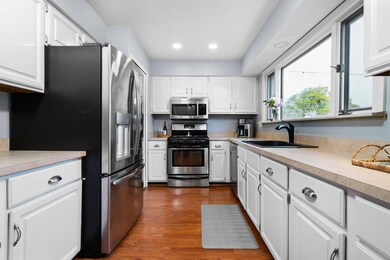 927 Queens 5-web-or-mls-DSC00923