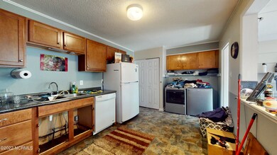 802 Barn St, Jacksonville, NC 28540 - photo 4