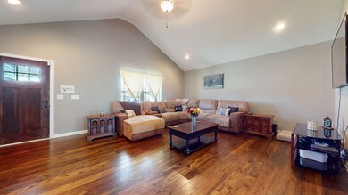 114 Blue Grass Dr, Shelbyville, TN 37160 - photo 2