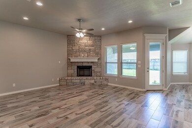 3315 Windcrest Dr, Granbury, TX 76049 - photo 3