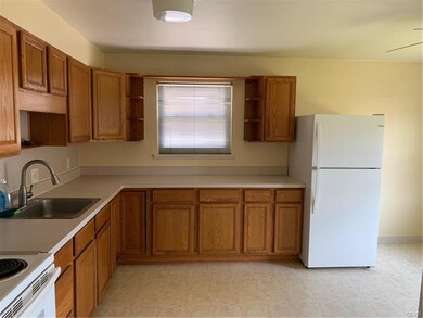 1913 W Whitehall St unit 1, Allentown, PA 18104 - photo 3