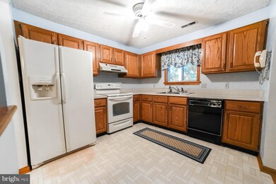 23214 Bent Tree Ln, California, MD 20619 - photo 5