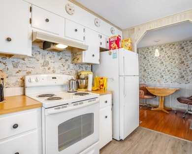 8517 SW 16th Place, Davie, FL 33324 - photo 2