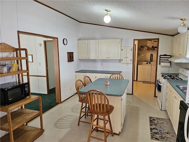 723 Joy Ln, Butler, PA 16001 - photo 7