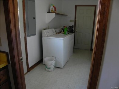 540 E Magnolia Ave, West Point, VA 23181 - photo 4