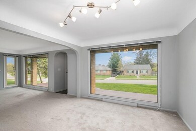 Oswego LR windows