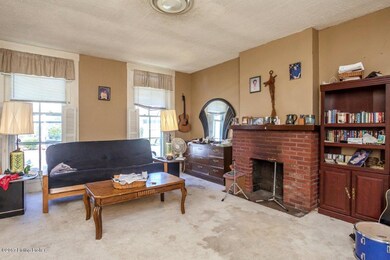 221 S Spring St-17