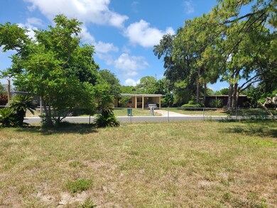 819 W Highland Dr, Cocoa, FL 32922 - photo 2