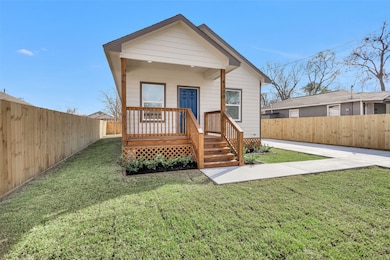 4302 Sayers St, Houston, TX 77026 - photo 4