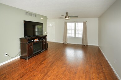 8972 grape holly st-104