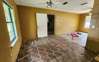 109 El Dorado Dr, Perry, FL 32347 - photo 3