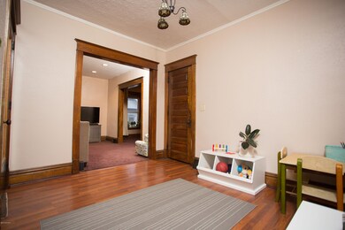 entry/family