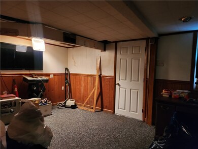 314 Lowell St, Vandergrift, PA 15690 - photo 5