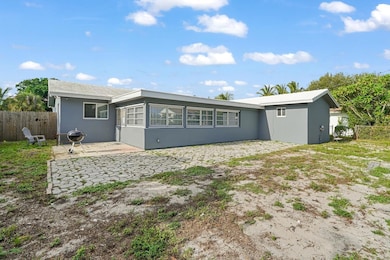 257 SW 5th St, Boca Raton, FL 33432 - photo 4