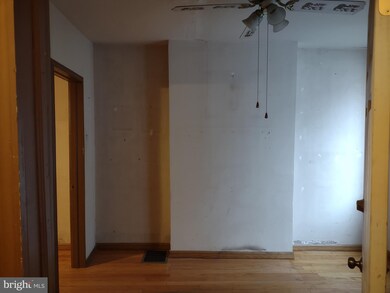 2036 Fernon St, Philadelphia, PA 19145 - photo 5