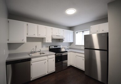 170 E Hadley Rd unit 55, Amherst, MA 01002 - photo 3