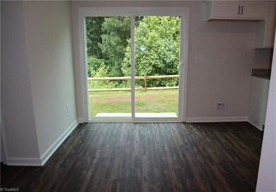 Kitchen/Breakfast Area