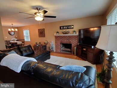 125 Hillside Rd, Catonsville, MD 21228 - photo 5