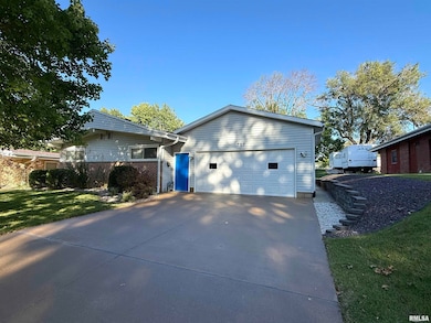 707 Edgewood Dr, Quincy, IL 62301 - photo 3