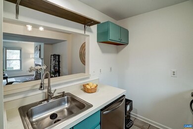 1594 Garden Ct, Charlottesville, VA 22901 - photo 7