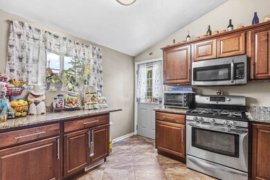 459 Tulsa Ave, Carpentersville, IL 60110 - photo 7