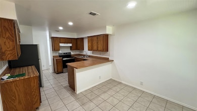 1304 Conway Dr unit B, San Marcos, TX 78666 - photo 3