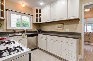 113 W Cooke Rd