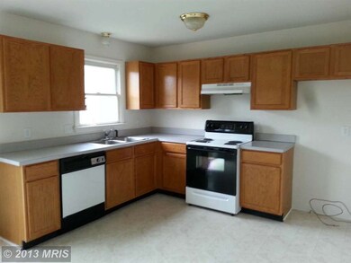 2004 Ashley Dr, Chambersburg, PA 17201 - photo 6