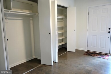 3013 Mission Square Dr, Fairfax, VA 22031 - photo 3