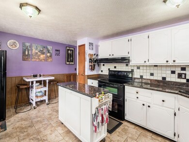 016_1eb_A 1545 River Bend 049