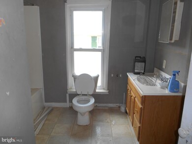 205 W 4th St, Waynesboro, PA 17268 - photo 4