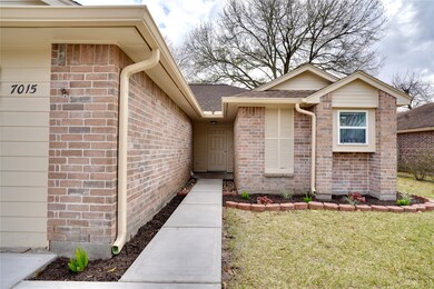 7015 Feather Creek Dr, Houston, TX 77086 - photo 3