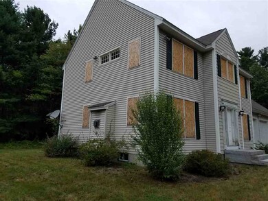 82 Hovey Rd, Londonderry, NH 03053 - photo 2