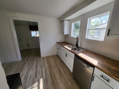 2462 Main St, Anderson, IN 46016 - photo 5