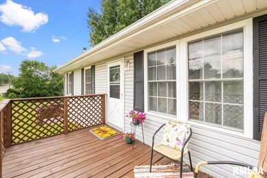 2303 W 57th St, Davenport, IA 52806 - photo 6