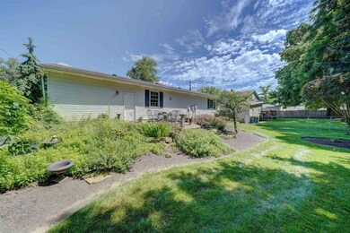 207 N Dewey St, Auburn, IN 46706 - photo 7