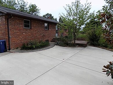 2945 Nob Hill Ct, Alexandria, VA 22314 - photo 4