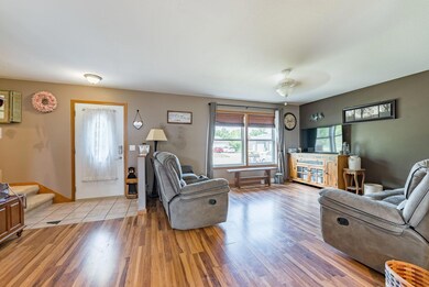7-web-or-mls-208 3rd St-1
