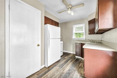 5596 Lafayette Ave, Maple Heights, OH 44137 - photo 7