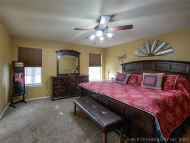 11917 S Cedar Ct, Jenks, OK 74037 - photo 4
