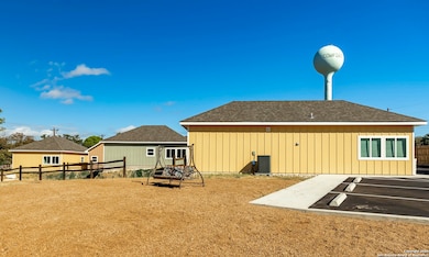 705 Fifth St unit B, Comfort, TX 78013 - photo 5