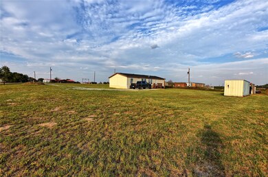 121 Salt Lick Ct, Springtown, TX 76082 - photo 2