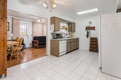 13665 N Garden Court Dr, Sun City, AZ 85351 - photo 7