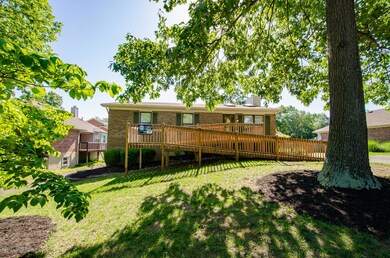 7703 Apple Valley Dr, Louisville, KY 40228 - photo 3