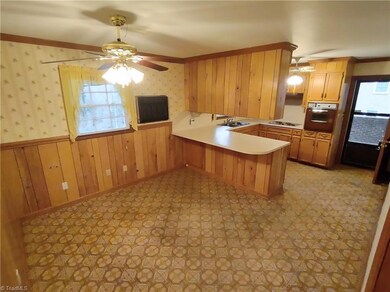 5626 Driftwood Dr, High Point, NC 27263 - photo 4