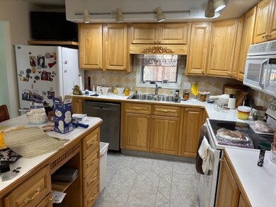 13 S Wisconsin St, Conrad, MT 59425 - photo 4